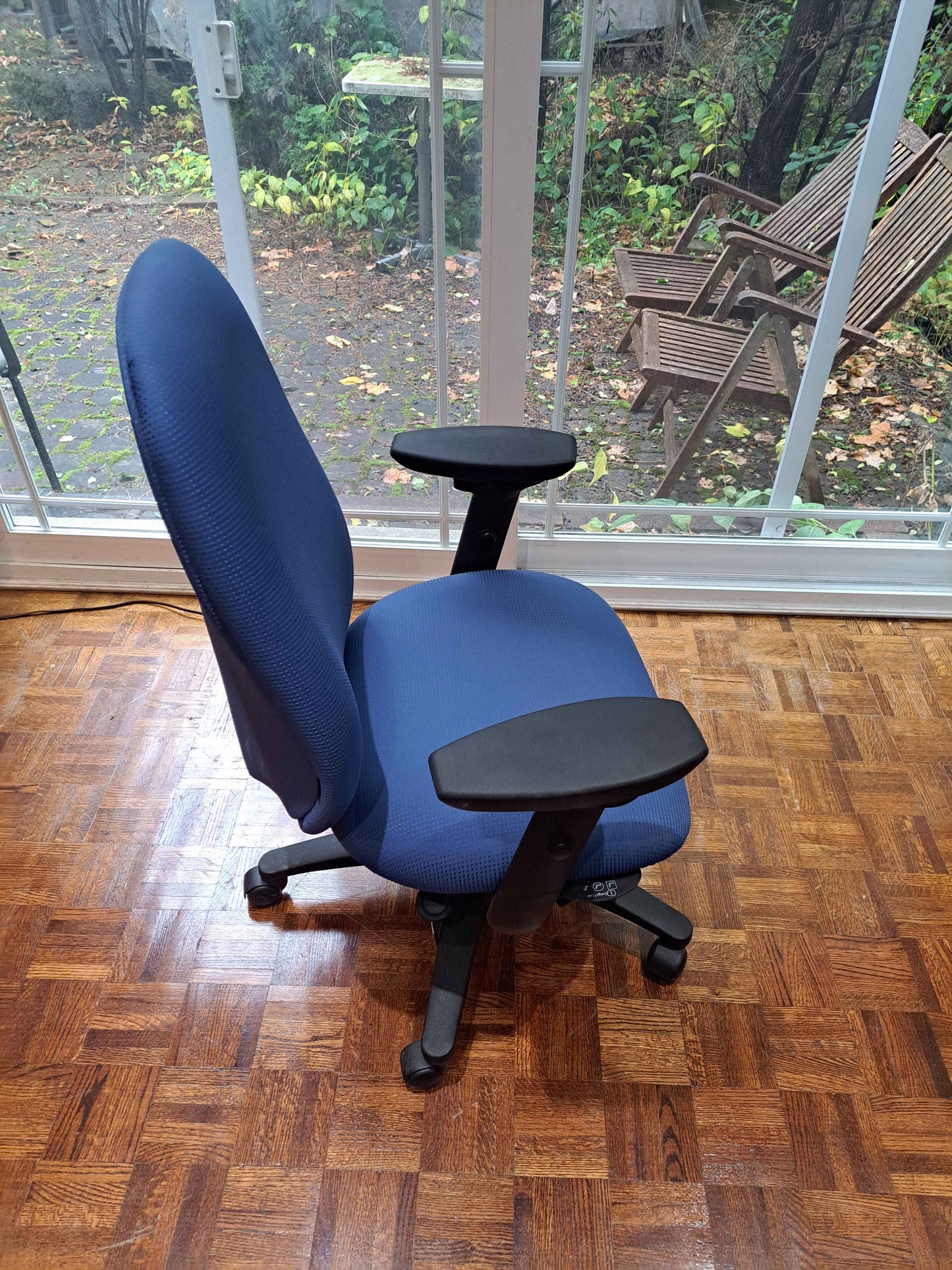 ergoCentric Ergonomic Office Chair – Blue Fabric with Adjustable Arms