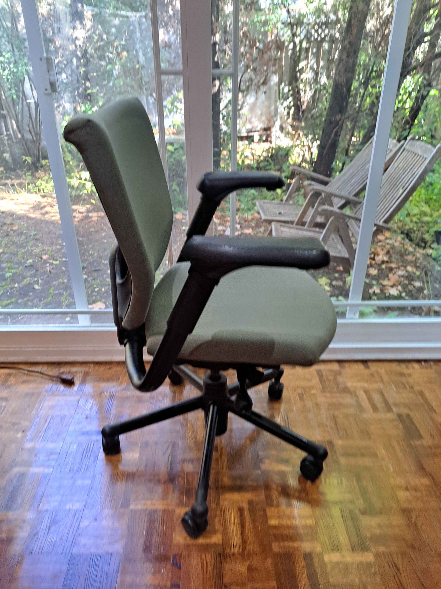 Haworth Office Chair – Ergonomic Grey Task Seating