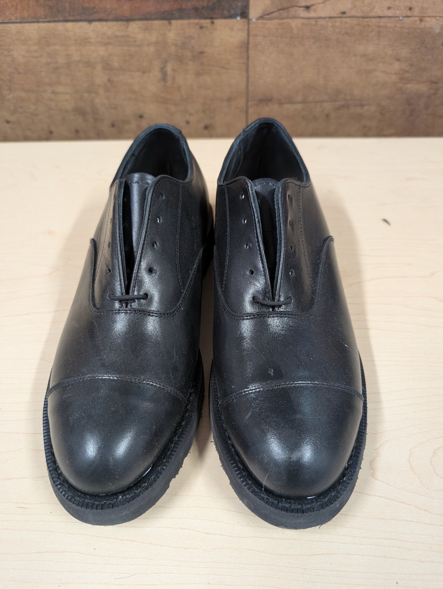Canada West Oxford Dress Shoes – Size 9