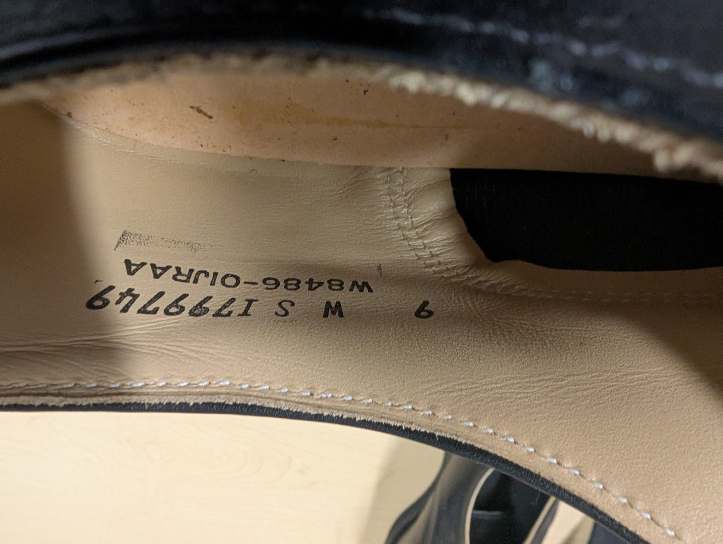 Made in Canada Men’s Black Leather Dress Shoes – Vibram Soles – Size 9W