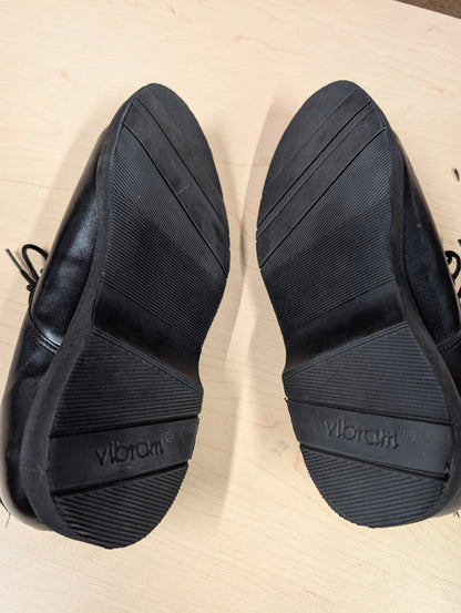 Made in Canada Men’s Black Leather Dress Shoes – Vibram Soles – Size 9W
