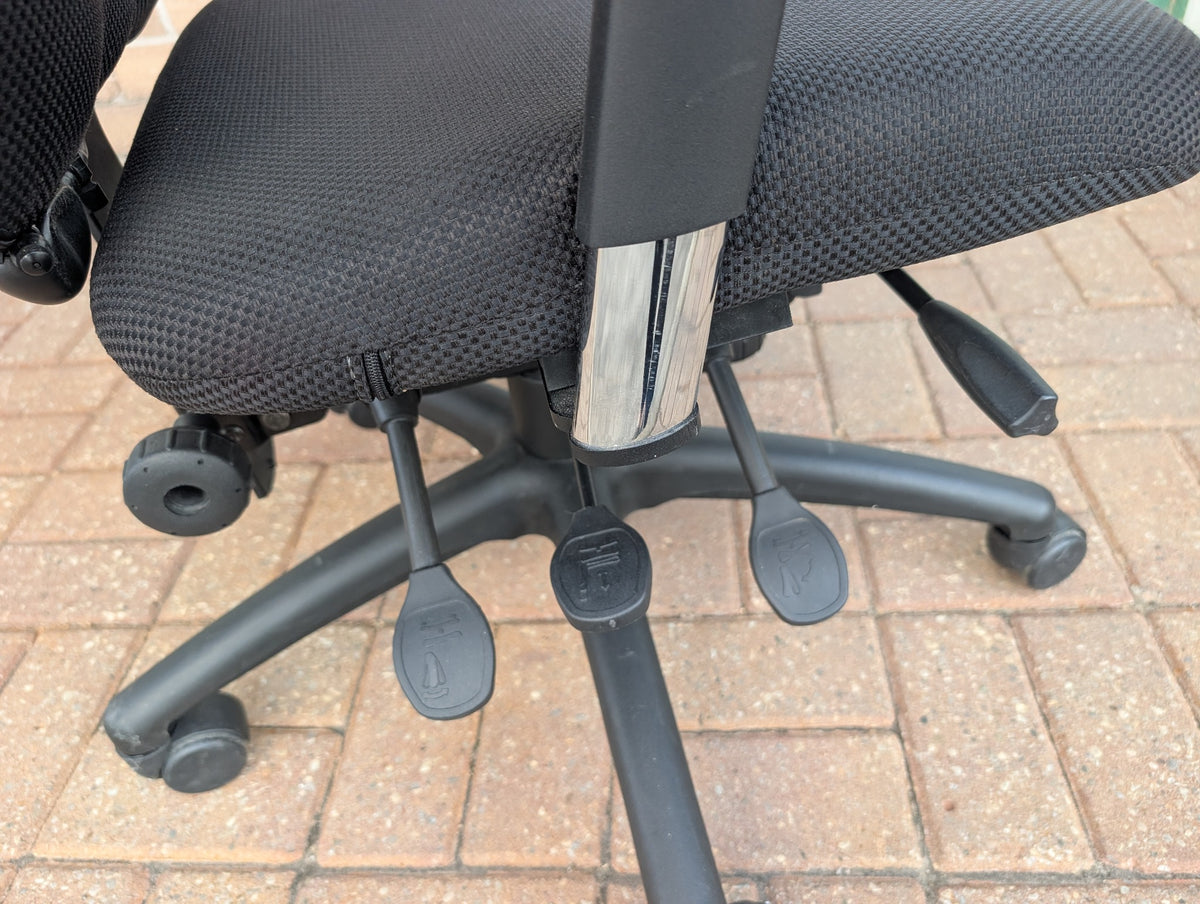 ADI Désir DRD black ergonomic office chair