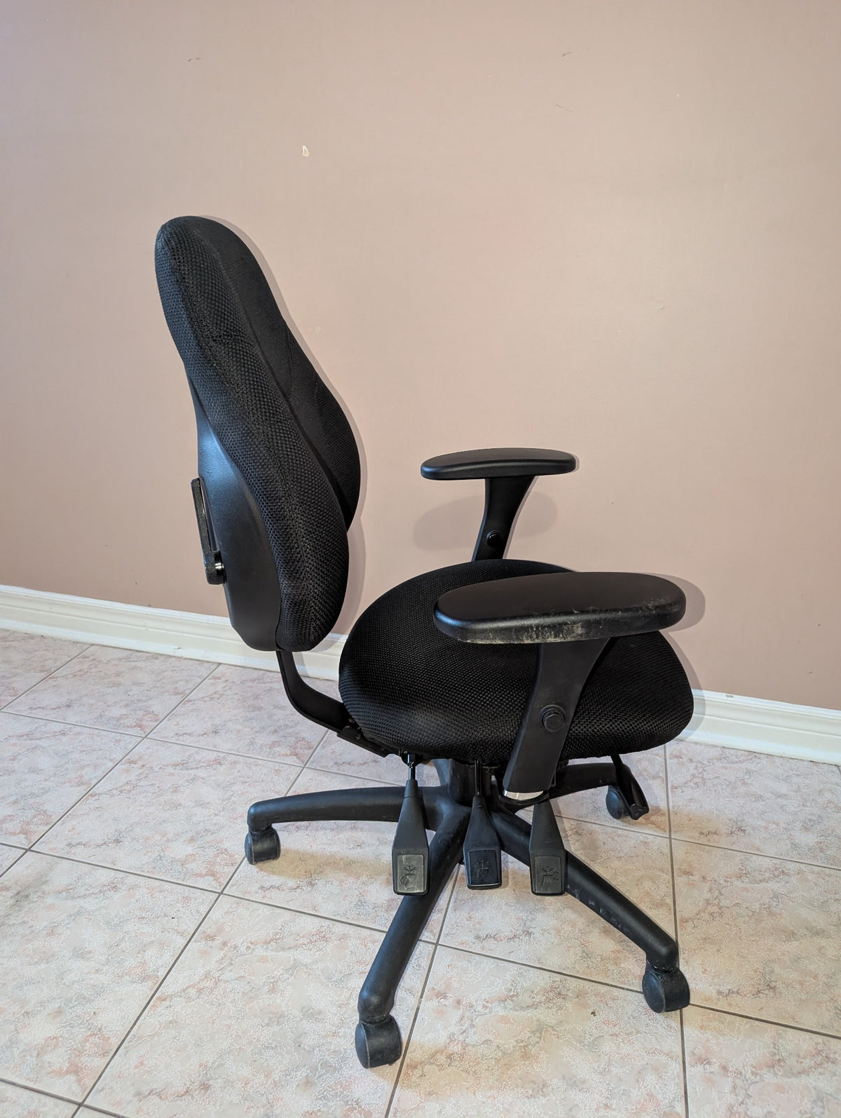 Global Tritek Ergo Select 7492-3 office chair